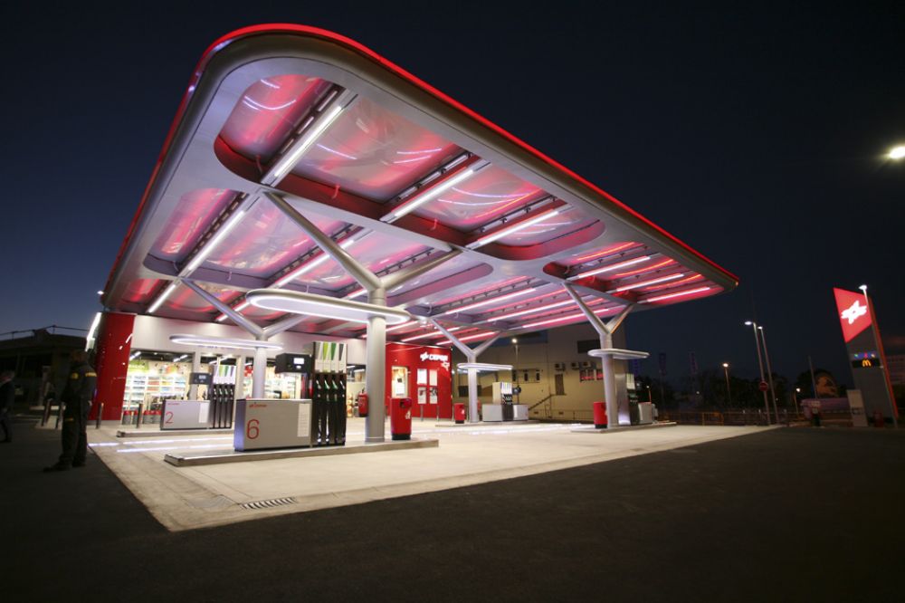 Transparent ETFE cushions with LED light incorporation