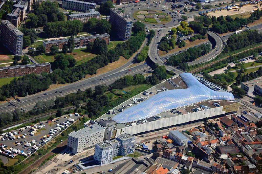 Lillenium Shopping Center deck with ETFE cushions