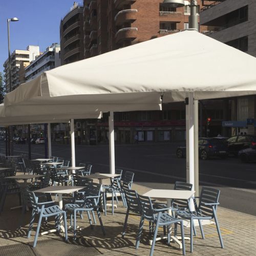 Parasol azores D on the terrace of Abat in Lleida