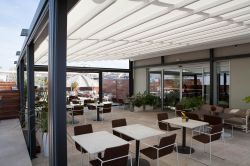 Pérgola de Nian no hotel Meliá Serrano em Madri.