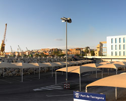 Self-supporting structure moncayo white  en parking