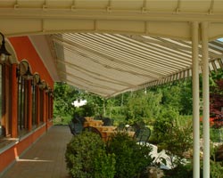 Awning eurosol 3020 in terrace with garden