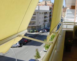 Awning eurosol stor yellow retracted