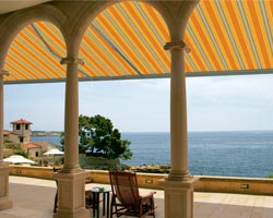 Ma6000 toldo terraço em frente das porchos mar