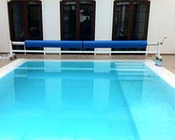 Enrollador móvil Mon 7 en piscina