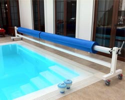 Enrollador móvil Mon 7 en piscina