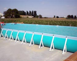 Piscina especial desmontable con niños