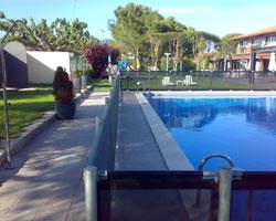Vallas de protección flash de perfil en piscina