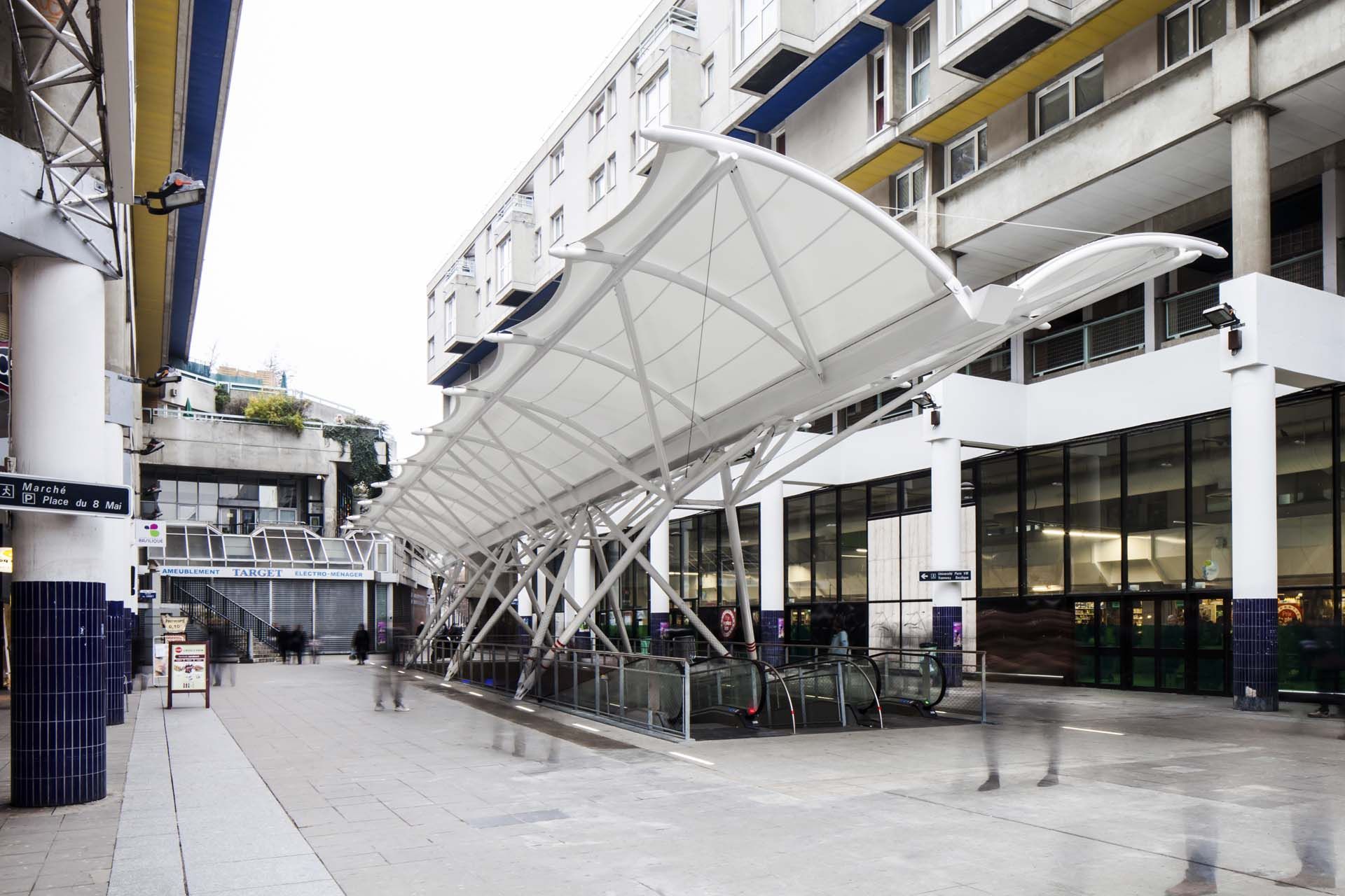 tensile structure Carrefour Saint Denis