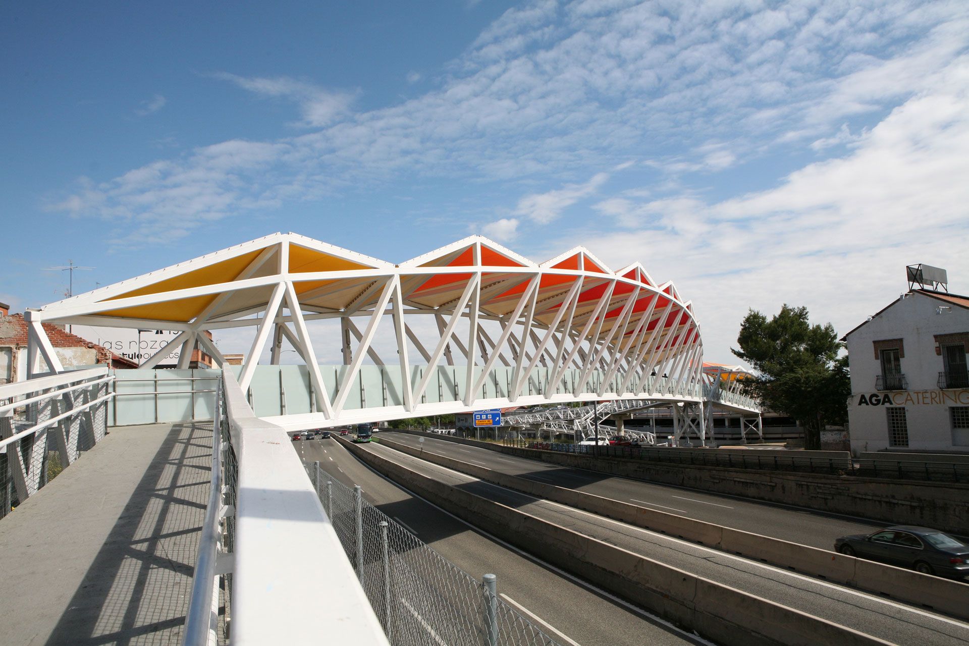 New cover for the Las Rozas Footbridge