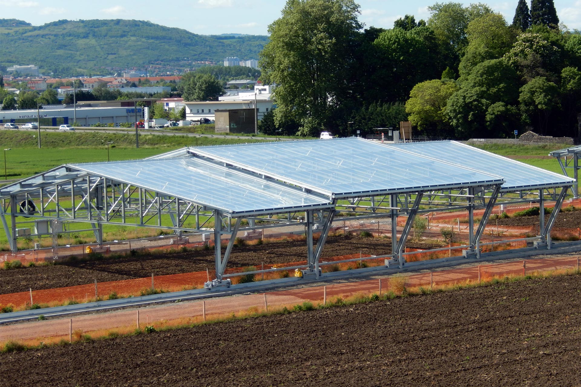 Cubierta ETFE cubriendo parcelas agrárias en Cance Inra