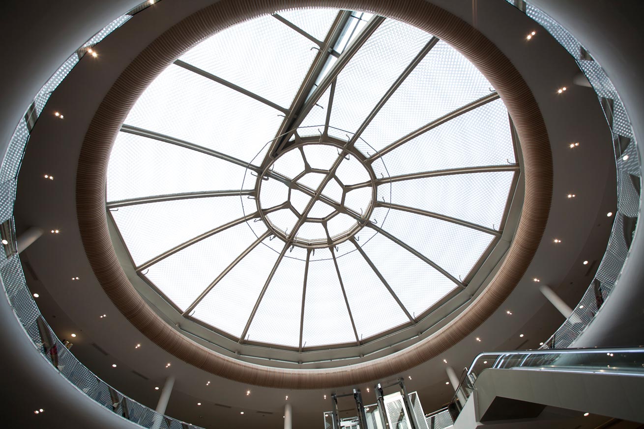 Cubierta con material ETFE en centro comercial Vallsur