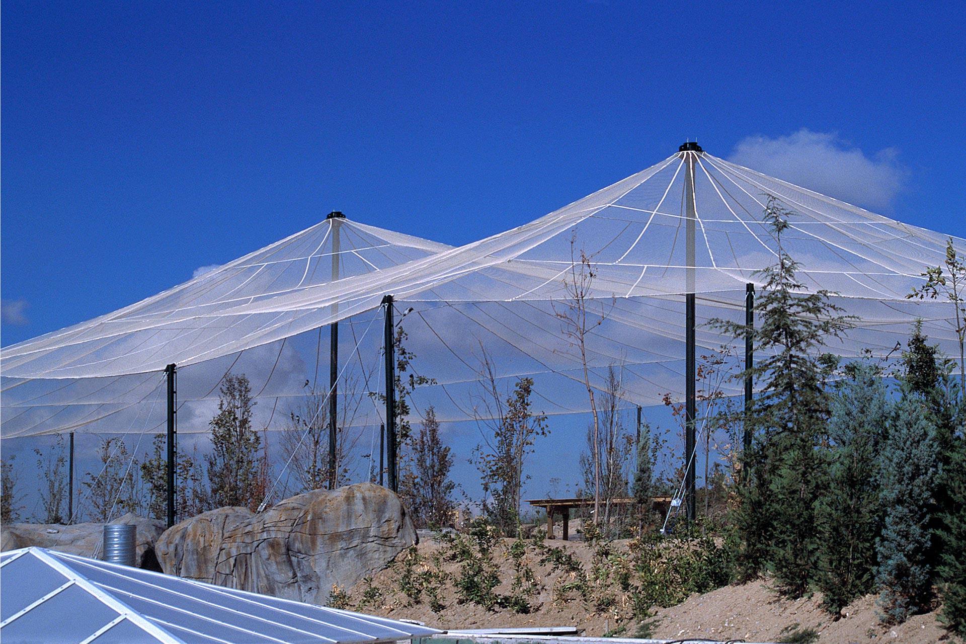 Estructura tensada al aire libre para parque temático viario faunia