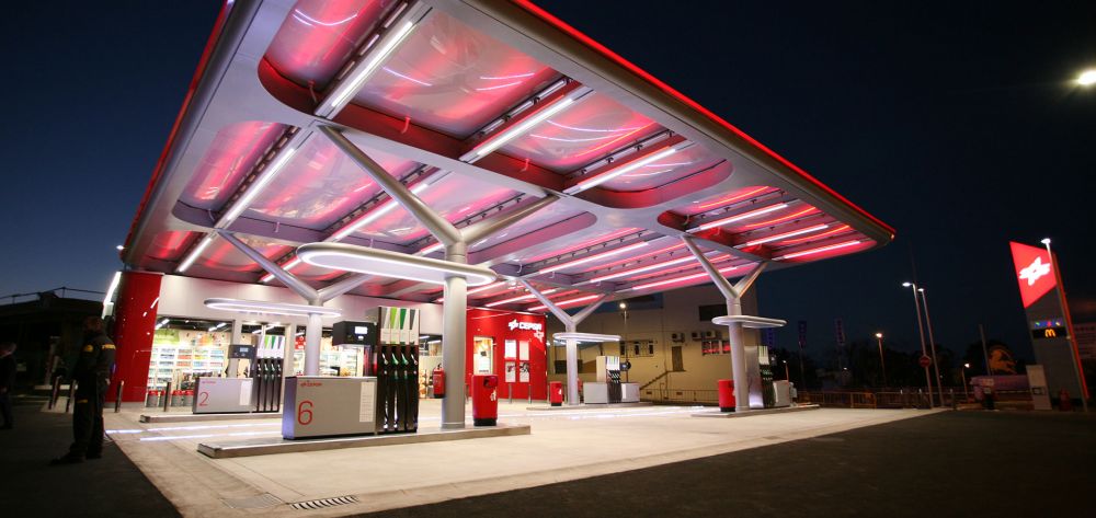 New canopy at the CEPSA service station in Tenerife