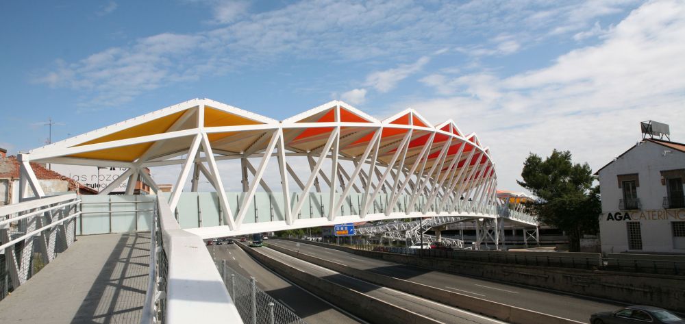 New cover for the Las Rozas Footbridge