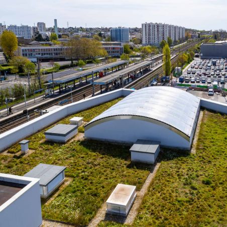 line-11-of-rosny-bois-perrier-station
