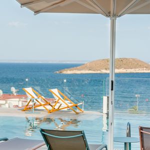 Parasol Indus in the hotel pool