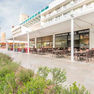 Nian pergola in a shopping center restaurant