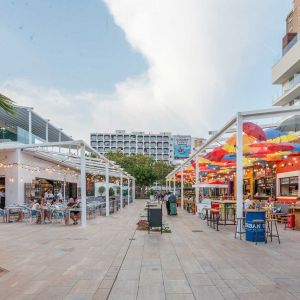 Nian pergolas inside the mall grounds