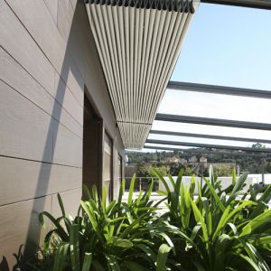 Smooth pergola folded.
