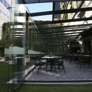 View of the interior from the side