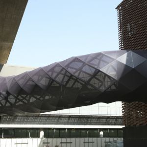 Gateway that joins the two buildings for the passage of people