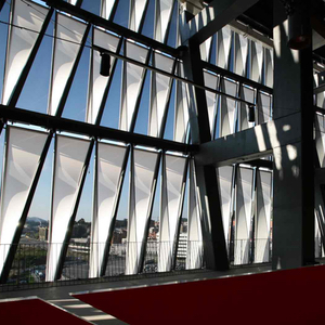 Interior de la fachada etfe de san mames