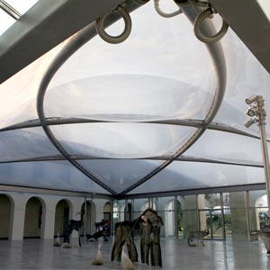Vista des de debajo de la Cubierta ETFE de la Abadía Saint Croix