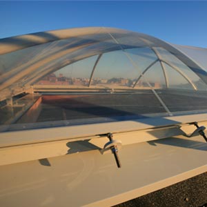 Cuberita ETFE transparente en edificio residencial de Lleida