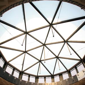Cubierta ETFE transparente circular en centro comercial El tiro