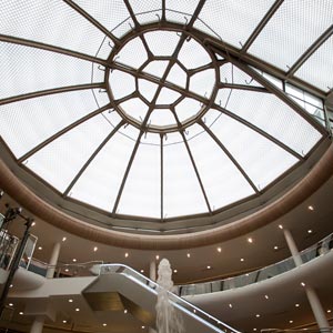 Cubierta con material ETFE en centro comercial Vallsur