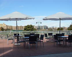 Parasoles en terraza