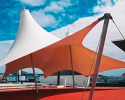 Estructura tensada en muelle Jet foil