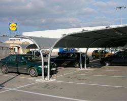Estructura de párking en supermercado