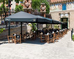 Pergola negra terraza cafeteria 1902